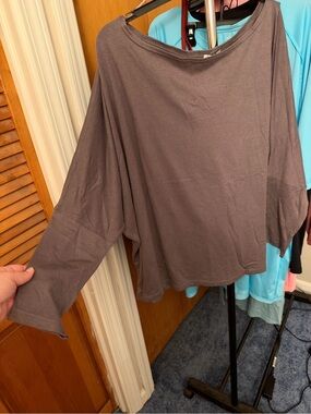 white birch Oversized Long-Sleeve Top — Charcoal